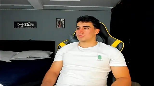 owengray2n online show from October 11, 1:49 am