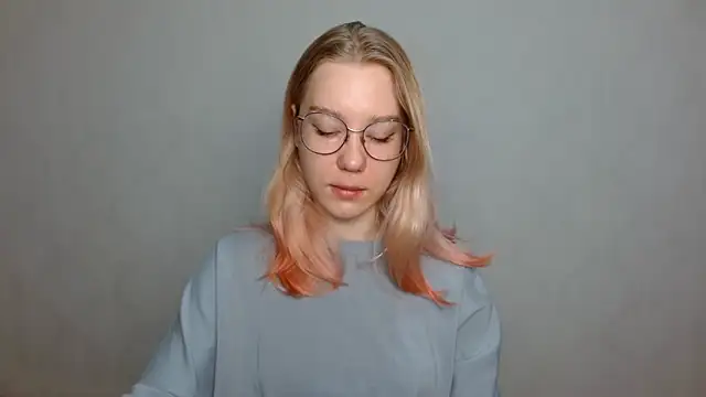 cindi hot online show from January 8, 7:55 am