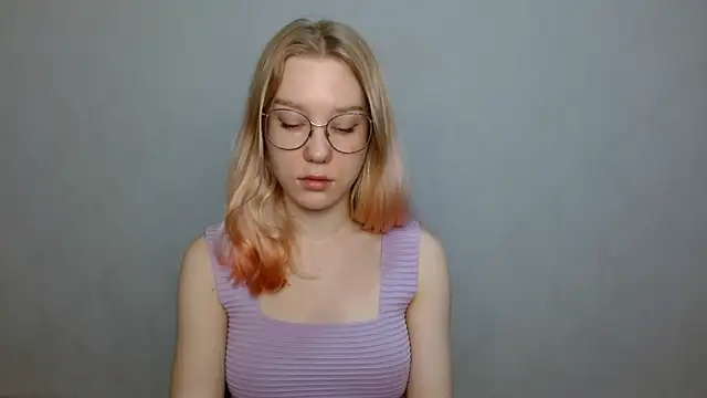 cindi hot online show from January 10, 8:18 am