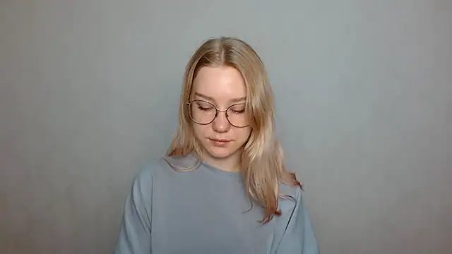 cindi hot online show from January 31, 9:16 am