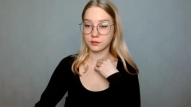 cindi hot online show from February 20, 8:06 am