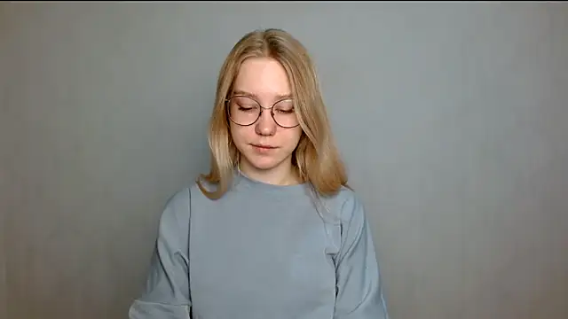 cindi hot online show from March 5, 8:21 am