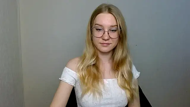 Snapshot of cindi_hot chatting on November 24, 3:23 pm cindi hot online show from November 24, 3:23 pm