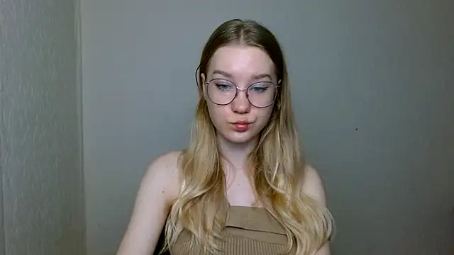 Snapshot of cindi_hot chatting on December 1, 10:09 am cindi hot online show from December 1, 10:09 am