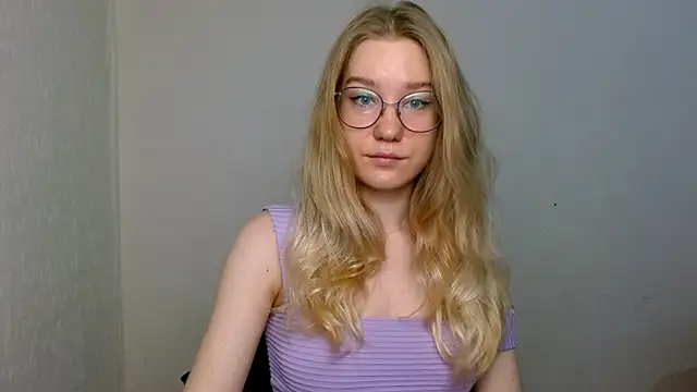 Snapshot of cindi_hot chatting on December 5, 10:13 am cindi hot online show from December 5, 10:13 am