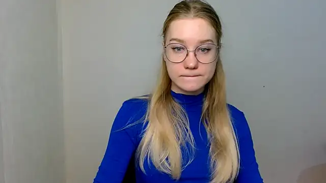 Snapshot of cindi_hot chatting on December 17, 11:27 am cindi hot online show from December 17, 11:27 am