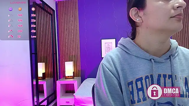 Snapshot of alina_martinelli chatting on September 24, 12:19 pm alina martinelli online show from September 24, 12:19 pm