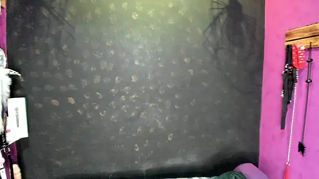 Snapshot of Alexa_Slave chatting on March 21, 7:13 pm Alexa Slave online show from March 21, 7:13 pm