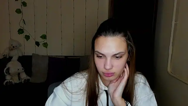 Aminakisuliawolf online show from December 10, 11:00 am