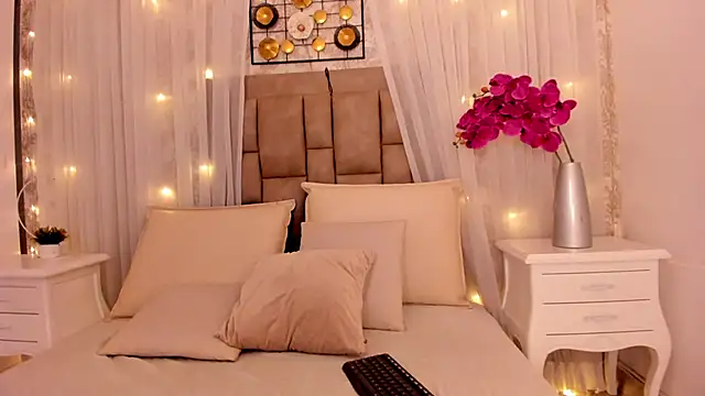 MarianaSanz online show from December 12, 7:59 pm