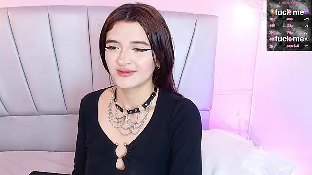 Snapshot of alice-millerr chatting on December 17, 7:04 pm alice-millerr online show from December 17, 7:04 pm