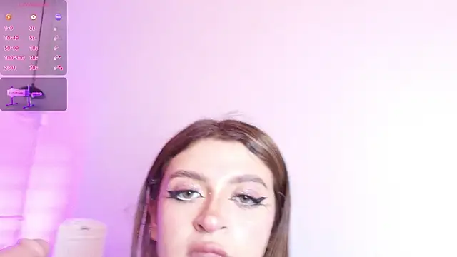 Snapshot of alice-millerr chatting on February 6, 7:07 pm alice-millerr online show from February 6, 7:07 pm
