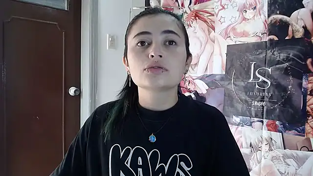 Snapshot of Nylaahh_ chatting on October 17, 7:16 pm Nylaahh online show from October 17, 7:16 pm