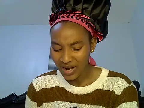 Snapshot of cute-alexis chatting on May 11, 12:55 pm cute-alexis online show from May 11, 12:55 pm