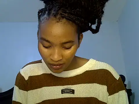 Snapshot of cute-alexis chatting on June 12, 8:46 am cute-alexis online show from June 12, 8:46 am