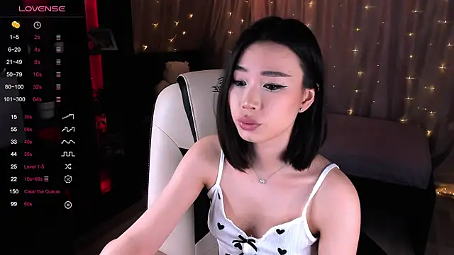 Snapshot of sensualily chatting on February 5, 6:04 pm sensualily online show from February 5, 6:04 pm