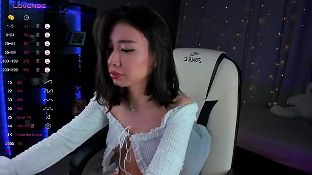 Snapshot of sensualily chatting on March 12, 5:28 pm sensualily online show from March 12, 5:28 pm