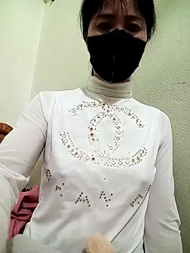 Snapshot of YunLem chatting on February 13, 12:43 pm YunLem online show from February 13, 12:43 pm