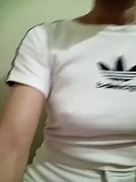 Snapshot of YunLem chatting on February 17, 8:41 am YunLem online show from February 17, 8:41 am