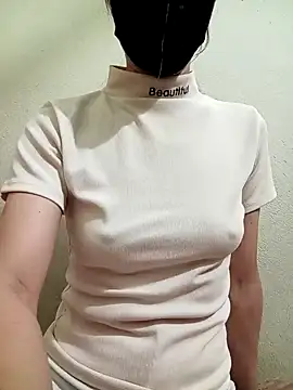 Snapshot of YunLem chatting on February 18, 1:32 am YunLem online show from February 18, 1:32 am