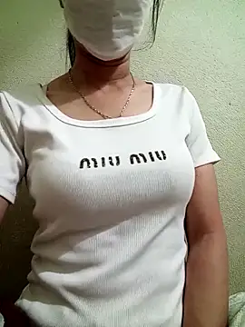 Snapshot of YunLem chatting on March 6, 2:40 pm YunLem online show from March 6, 2:40 pm