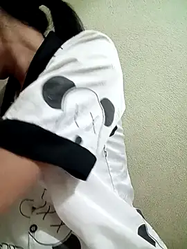 Snapshot of YunLem chatting on March 9, 1:37 pm YunLem online show from March 9, 1:37 pm