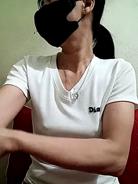 Snapshot of YunLem chatting on March 18, 8:03 am YunLem online show from March 18, 8:03 am