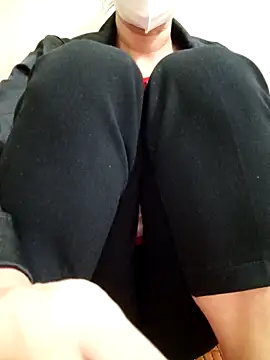 Snapshot of YunLem chatting on November 3, 8:15 am YunLem online show from November 3, 8:15 am