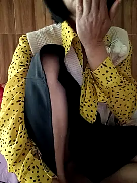 Snapshot of YunLem chatting on November 20, 6:13 am YunLem online show from November 20, 6:13 am