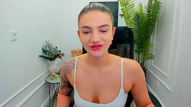 SelenaeMoore online show from November 25, 4:45 am