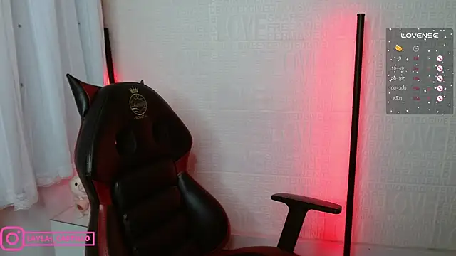 Snapshot of Layla_castilloo chatting on March 8, 4:06 pm Layla castilloo online show from March 8, 4:06 pm