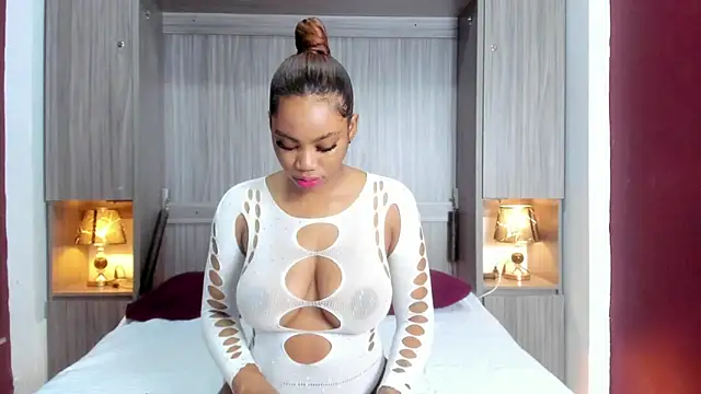 Snapshot of KendallRosse1 chatting on March 18, 11:52 am KendallRosse1 online show from March 18, 11:52 am