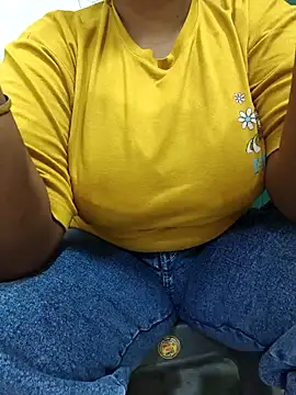 Snapshot of Priya-89 chatting on December 17, 1:11 am Priya-89 online show from December 17, 1:11 am