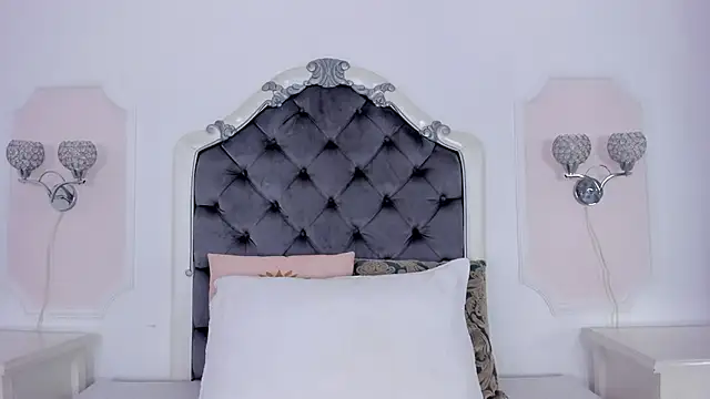 Snapshot of anais_cooper chatting on September 23, 3:20 am anais cooper online show from September 23, 3:20 am