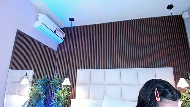 Snapshot of CailynBrowm chatting on December 2, 4:40 am CailynBrowm online show from December 2, 4:40 am