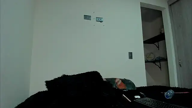 Nina Fuentes online show from February 11, 1:31 am