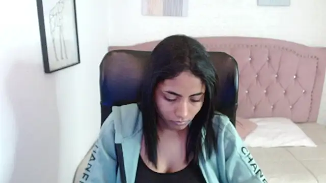 shaneelle online show from October 29, 3:09 am