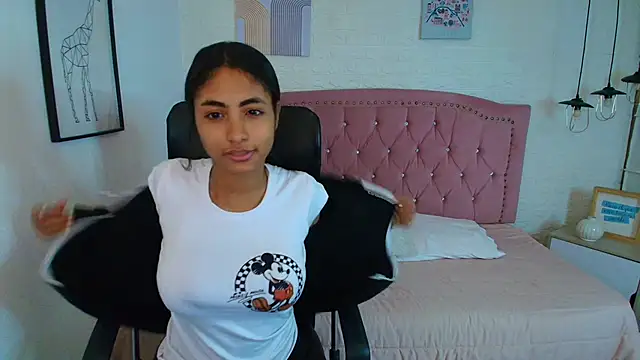 shaneelle online show from November 24, 3:06 am