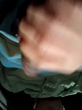 Snapshot of Alfrendino44 chatting on November 27, 4:03 am Alfrendino44 online show from November 27, 4:03 am