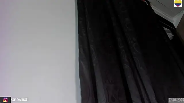 Snapshot of sexykortney chatting on October 28, 1:42 am sexykortney online show from October 28, 1:42 am