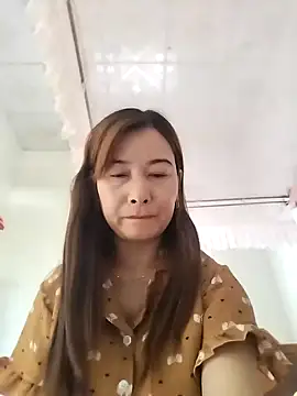 Snapshot of Sexy-ladyboobs20 chatting on January 6, 2:37 am Sexy-ladyboobs20 online show from January 6, 2:37 am