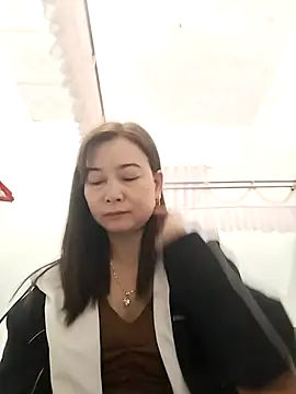 Snapshot of Sexy-ladyboobs20 chatting on January 11, 11:13 pm Sexy-ladyboobs20 online show from January 11, 11:13 pm