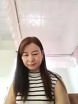 Snapshot of Sexy-ladyboobs20 chatting on January 13, 2:18 am Sexy-ladyboobs20 online show from January 13, 2:18 am