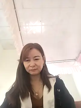 Snapshot of Sexy-ladyboobs20 chatting on January 18, 2:25 am Sexy-ladyboobs20 online show from January 18, 2:25 am