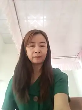 Snapshot of Sexy-ladyboobs20 chatting on February 17, 1:36 am Sexy-ladyboobs20 online show from February 17, 1:36 am