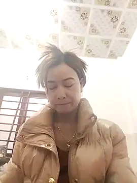 Snapshot of Sexy-ladyboobs20 chatting on March 19, 12:15 am Sexy-ladyboobs20 online show from March 19, 12:15 am