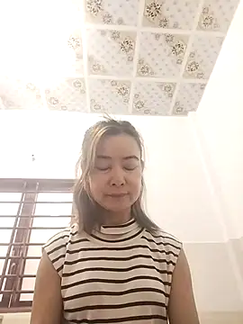 Snapshot of Sexy-ladyboobs20 chatting on October 5, 1:15 am Sexy-ladyboobs20 online show from October 5, 1:15 am