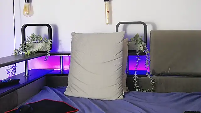 Snapshot of CarterCole chatting on January 31, 2:07 pm CarterCole online show from January 31, 2:07 pm