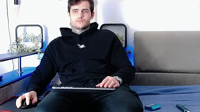 Snapshot of CarterCole chatting on February 27, 8:06 am CarterCole online show from February 27, 8:06 am