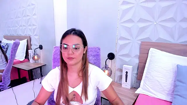 Stacey white  online show from April 7, 7:58 pm